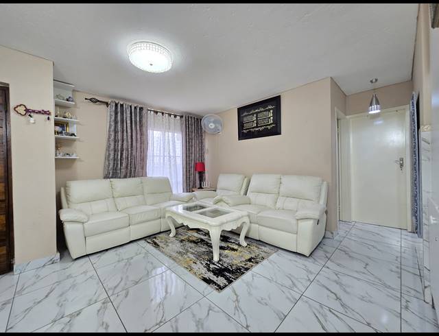 2 BEDROOM TOWNHOUSE FOR SALE IN RIDGEWAY